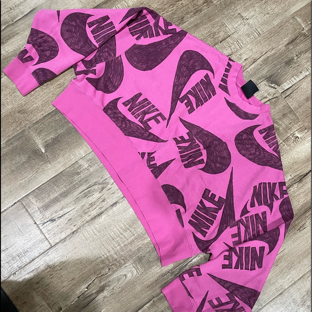 NIKE sweatshirt pink